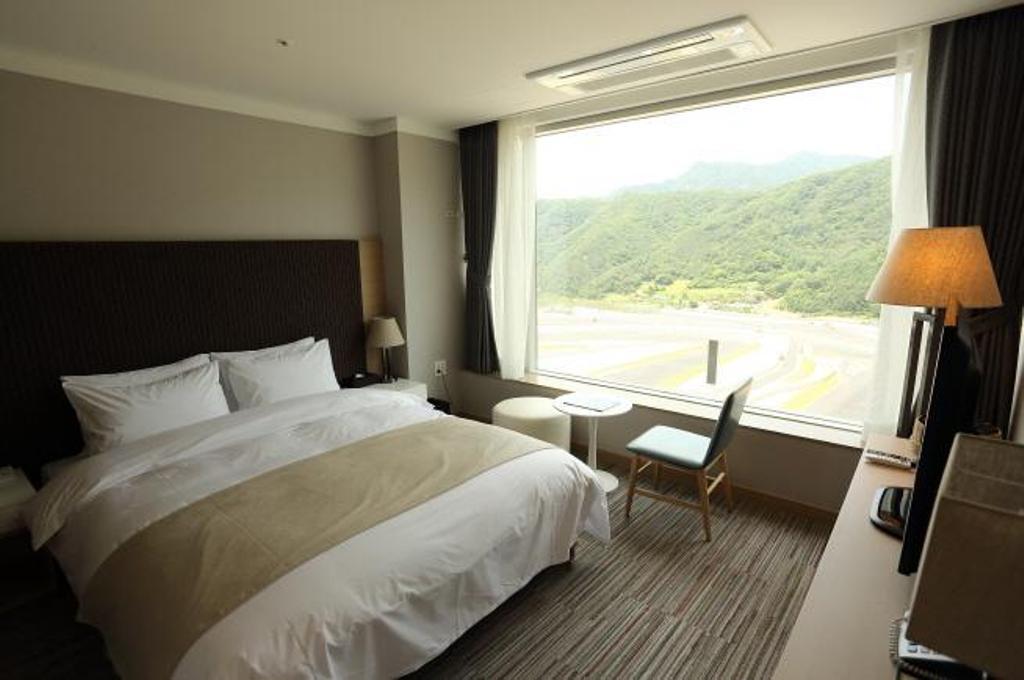 Inje Speedium Hotel & Resort Экстерьер фото